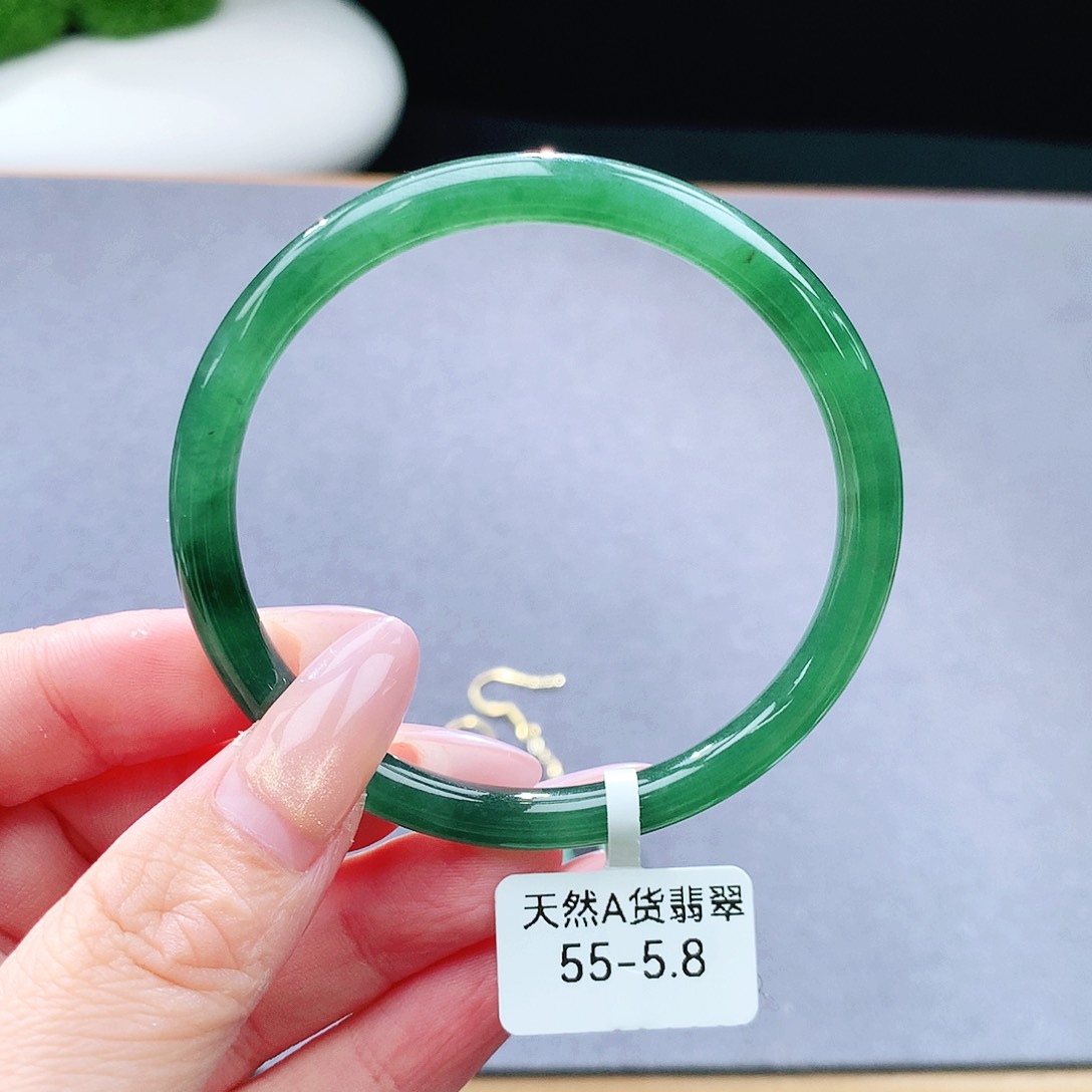 未镶嵌手镯（圆镯）翡翠