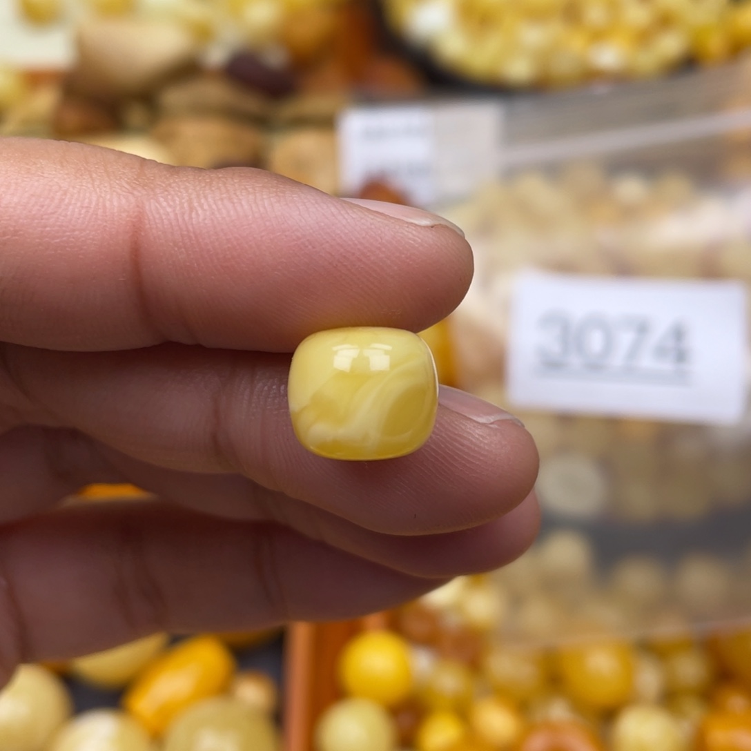 琥珀珠宝奇石未镶嵌11.8