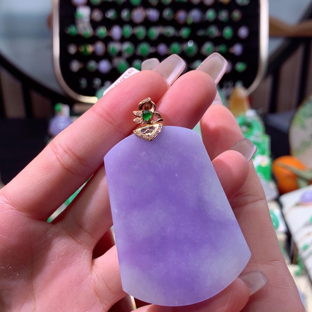 翡翠颈饰18K金镶嵌翡翠