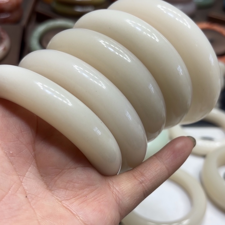 ****石英岩玉合金颈饰