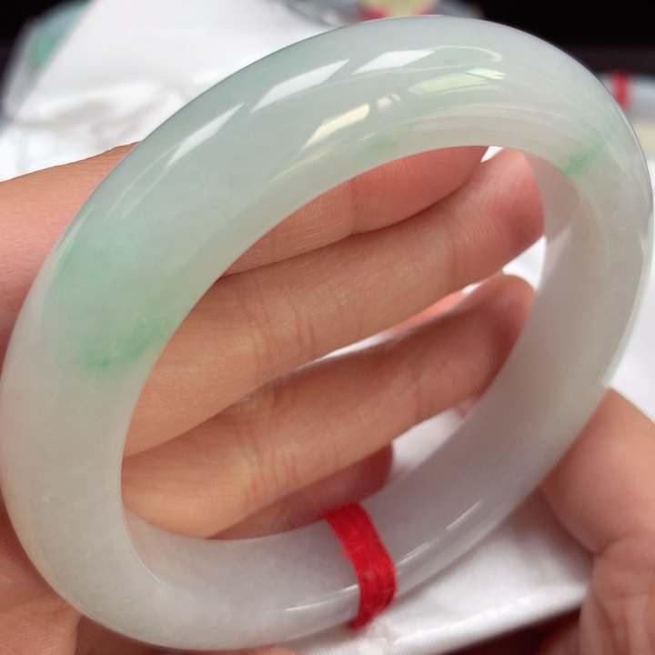 翡翠手镯未镶嵌金丝绿25号