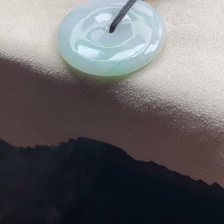 翡翠颈饰未镶嵌吊坠