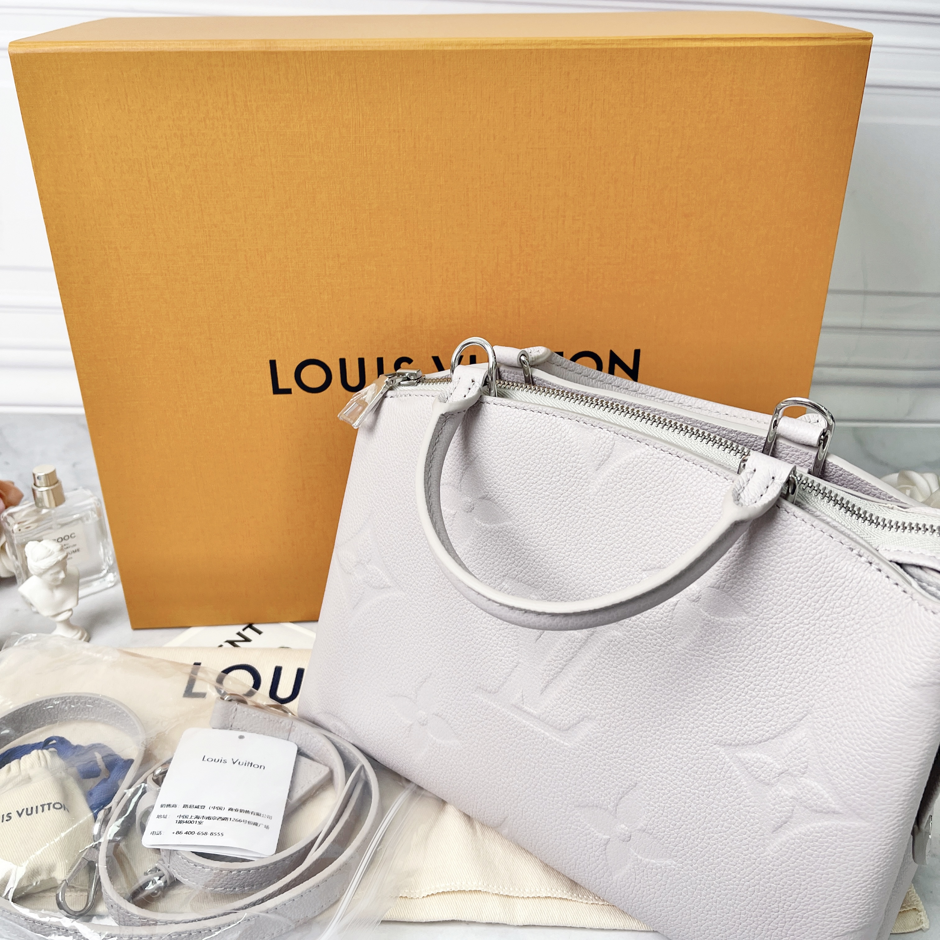 95新 LouisVuitton/路易威登 LV/路易威登雾灰色牛皮手提单肩包