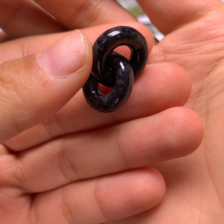 定制翡翠未镶嵌环环相扣