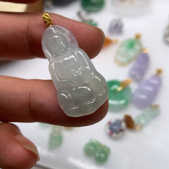 翡翠颈饰未镶嵌翡翠