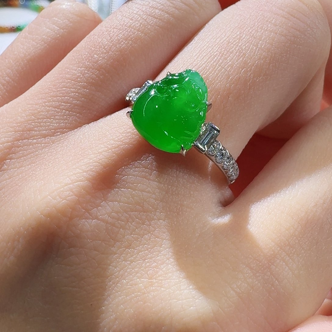 翡翠戒指18K金镶嵌金蟾