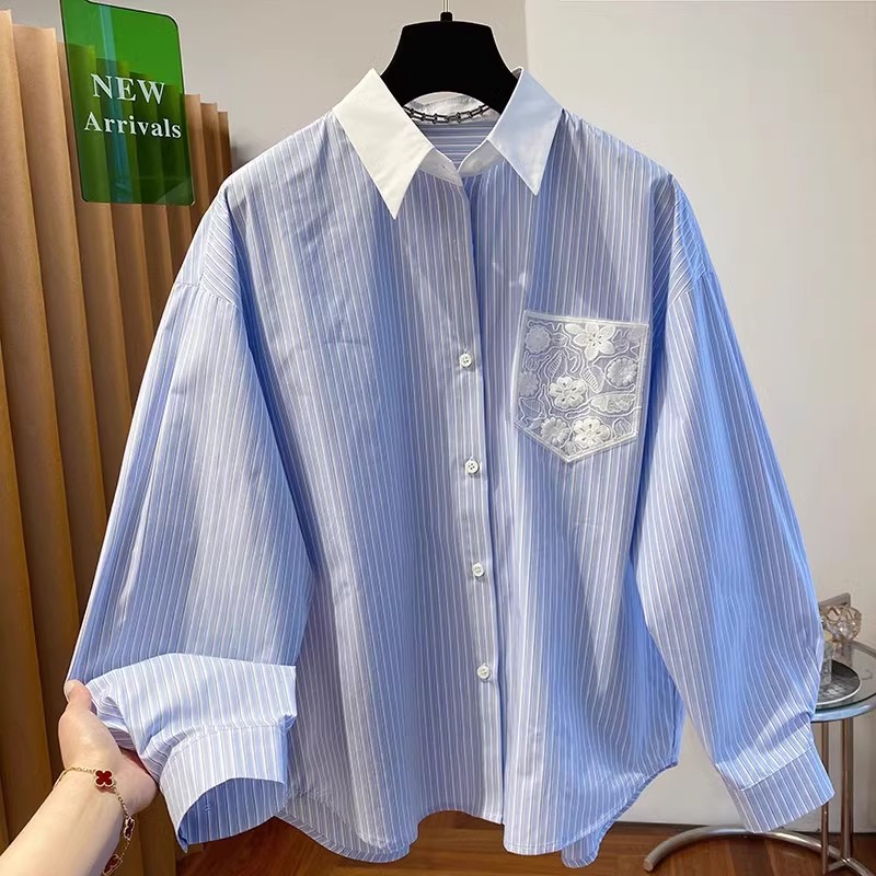 高级感蓝色条纹衬衫蕾丝口袋别致减龄新款上衣女设计感洋气韩版春