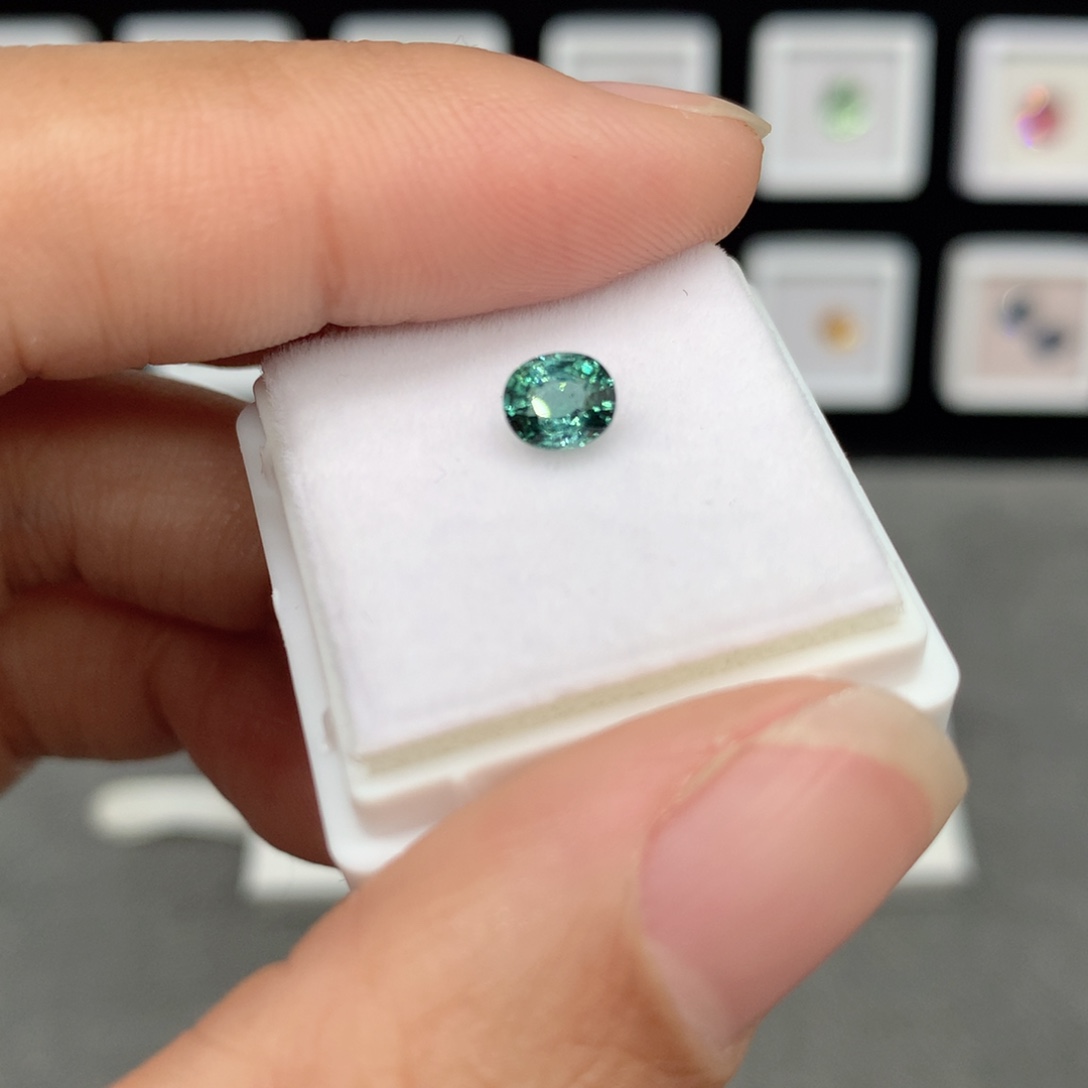 江***子裸石碧玺未镶嵌5.2✖️4.5mm