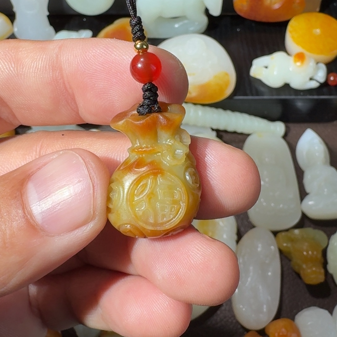 赵***涵和田玉未镶嵌挂件