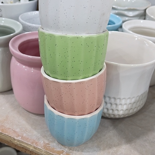 多肉绿植陶瓷花盆9.9包邮，有孔