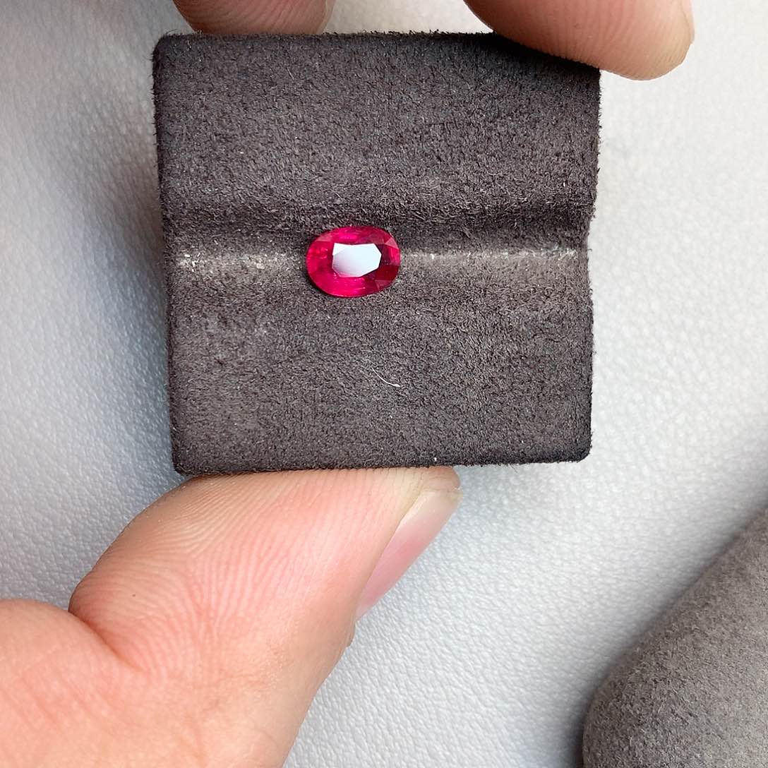裸石红宝石小**嘟裸石1.1克拉