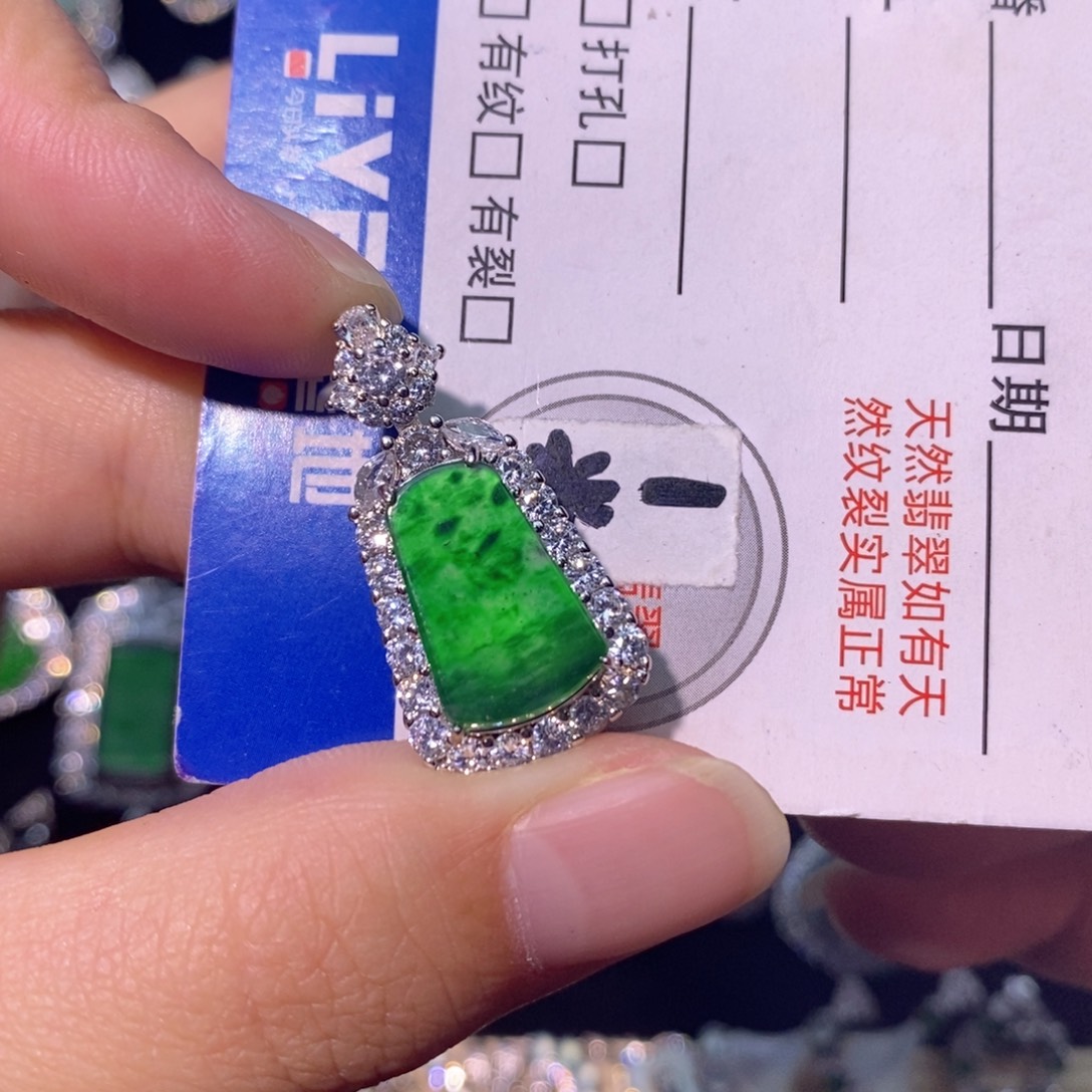 翡翠未镶嵌颈饰天然