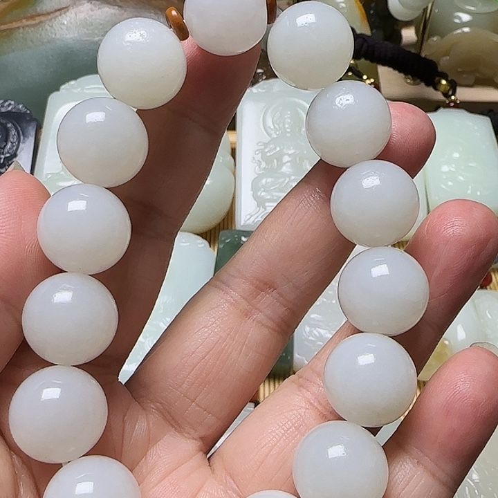 和田玉颈饰未镶嵌