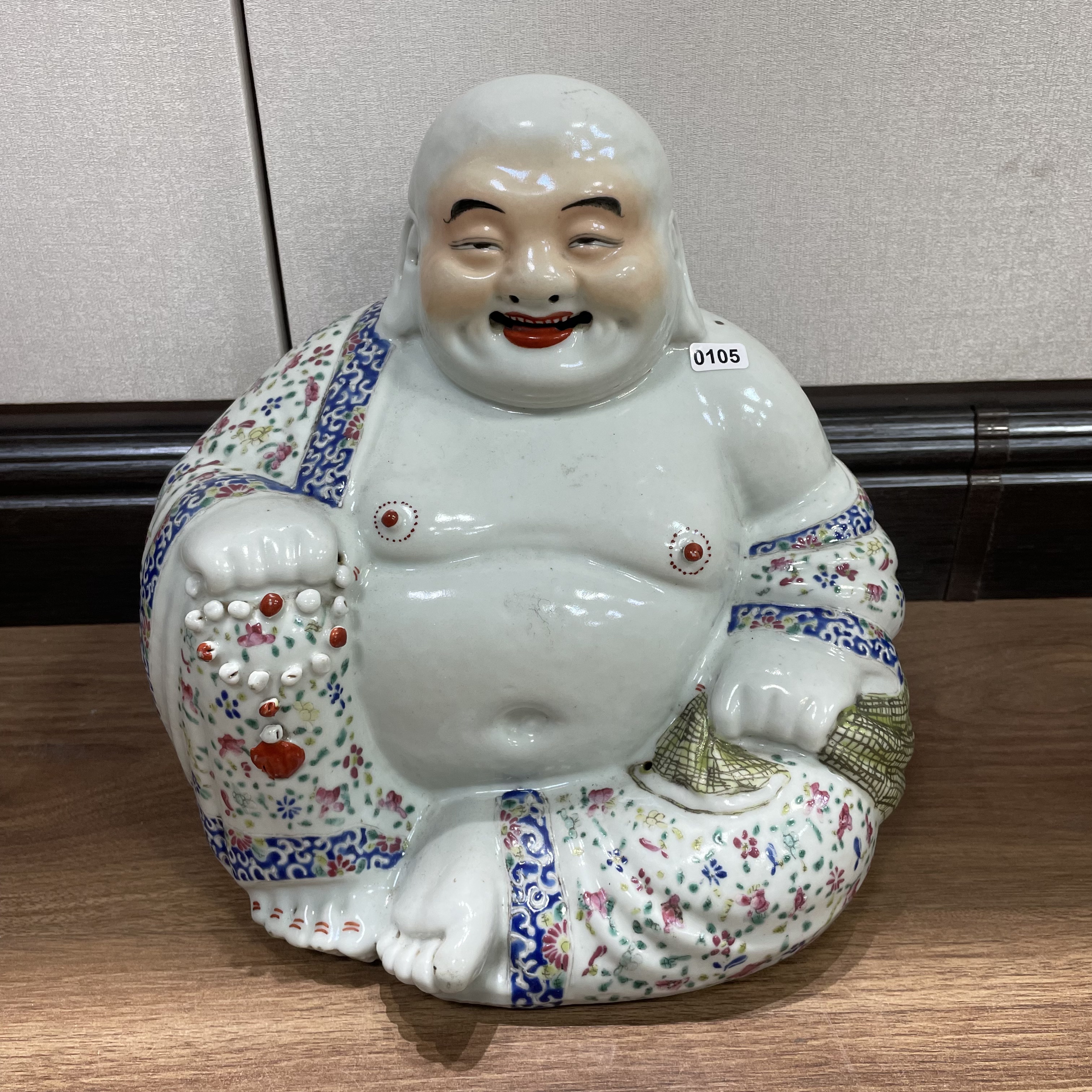 民国粉彩花卉袈裟弥勒佛0105