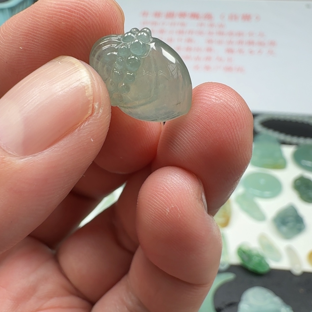 定制翡翠未镶嵌挂件