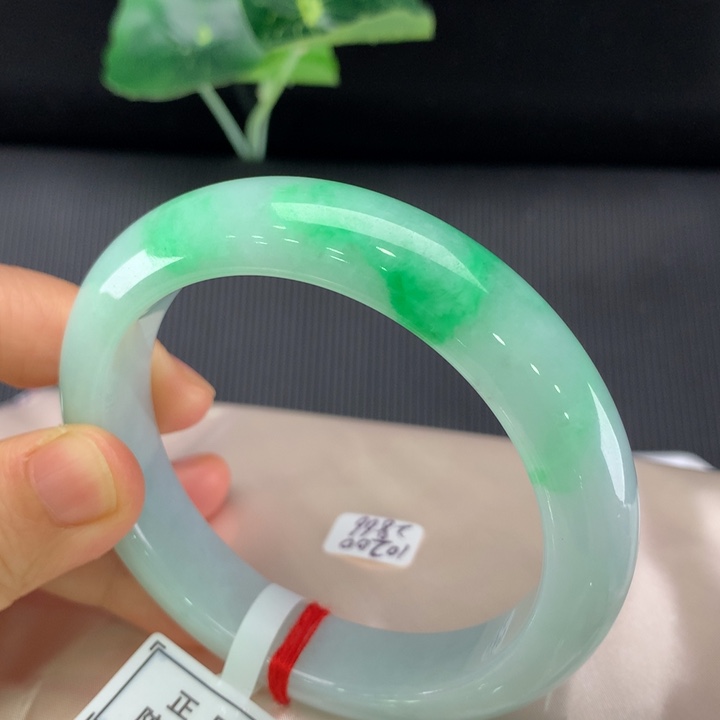 翡翠未镶嵌手镯正圈57
