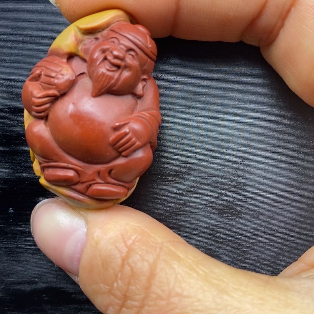 石英质玉（黄龙玉）颈饰未镶嵌