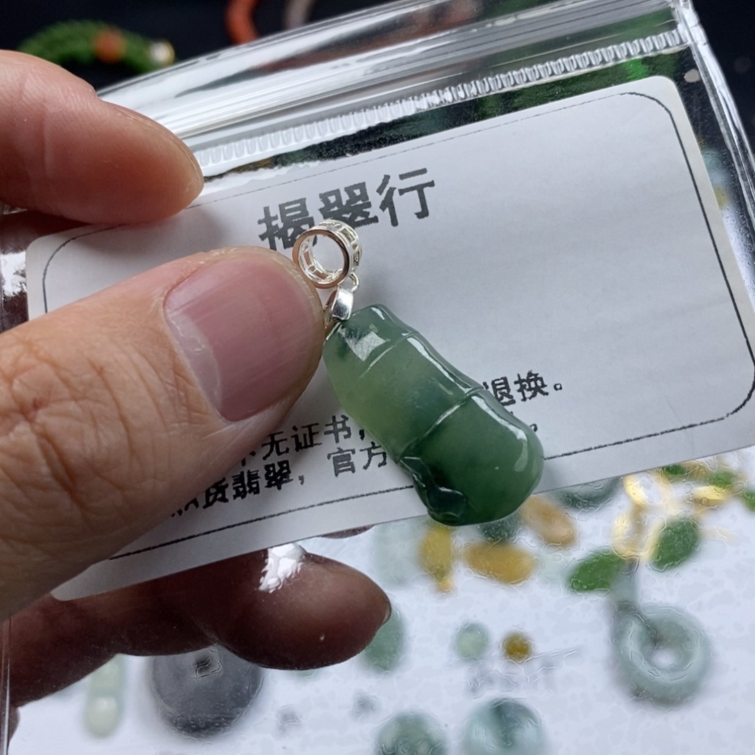 翡翠颈饰未镶嵌@***@翡翠