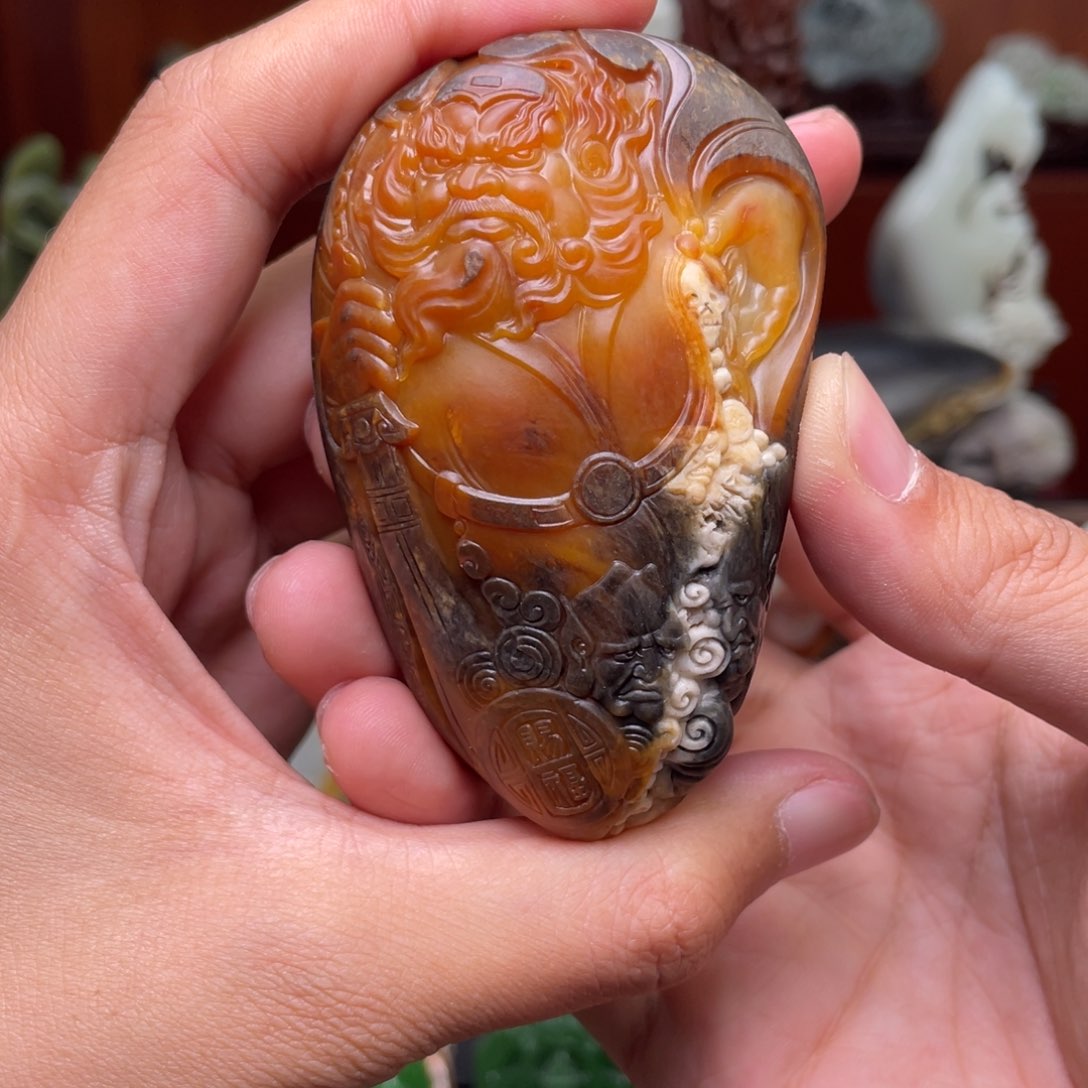 和田玉未镶嵌把件