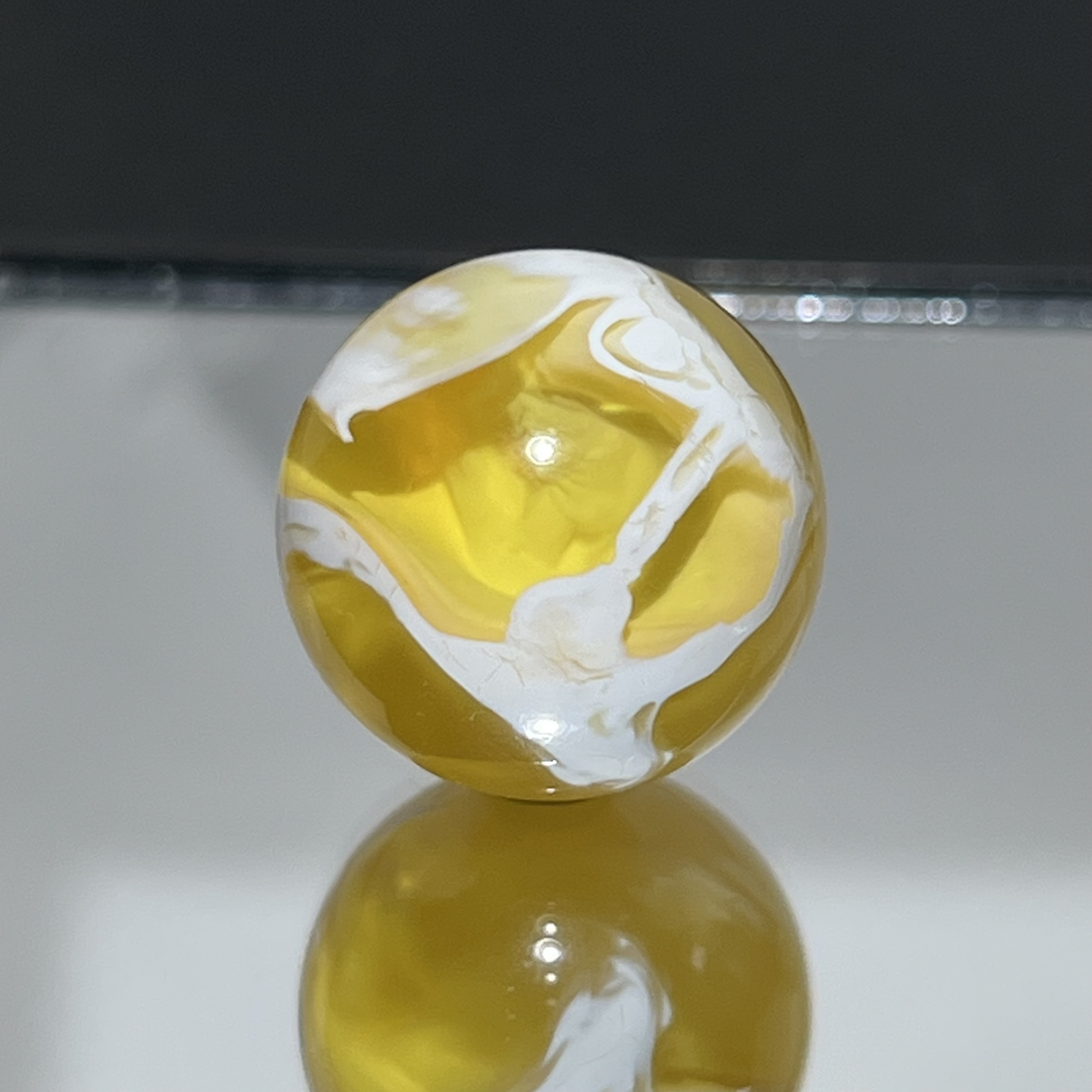 【溶洞圆珠】尺寸约17.1天然琥珀蜜蜡漆白溶洞圆珠多宝顶珠收藏配饰
