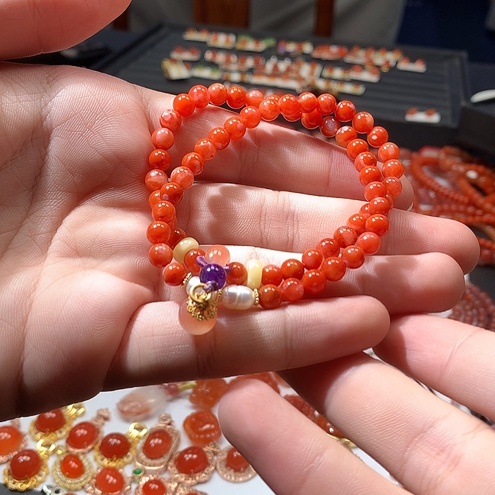 南红玛瑙未镶嵌颈饰