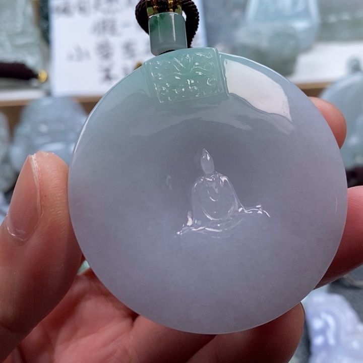 翡翠颈饰未镶嵌奥****型翡翠