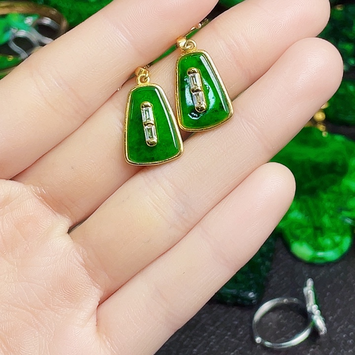 翡翠银S925镶嵌颈饰多样性