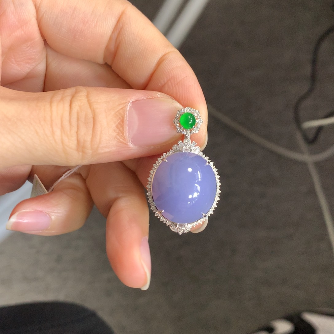 翡翠颈饰18K金镶嵌翡翠