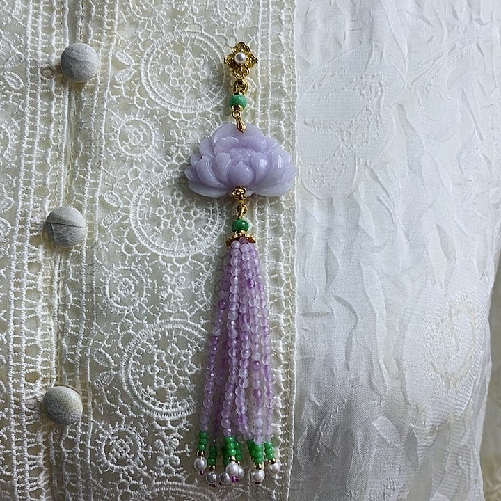 翡翠胸饰未镶嵌紫翡莲花压襟挂件