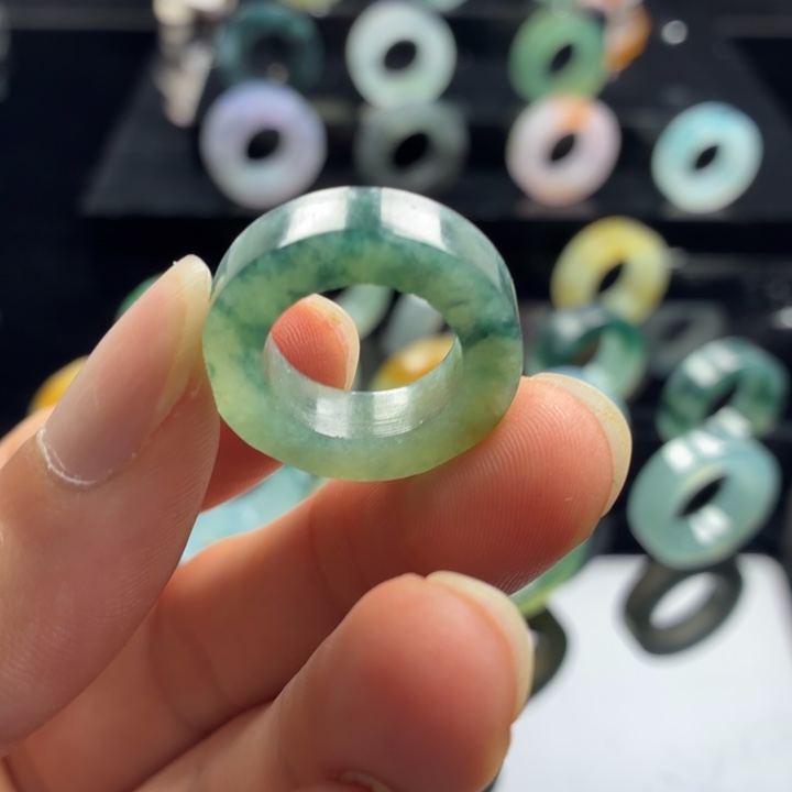 定制翡翠未镶嵌戒指