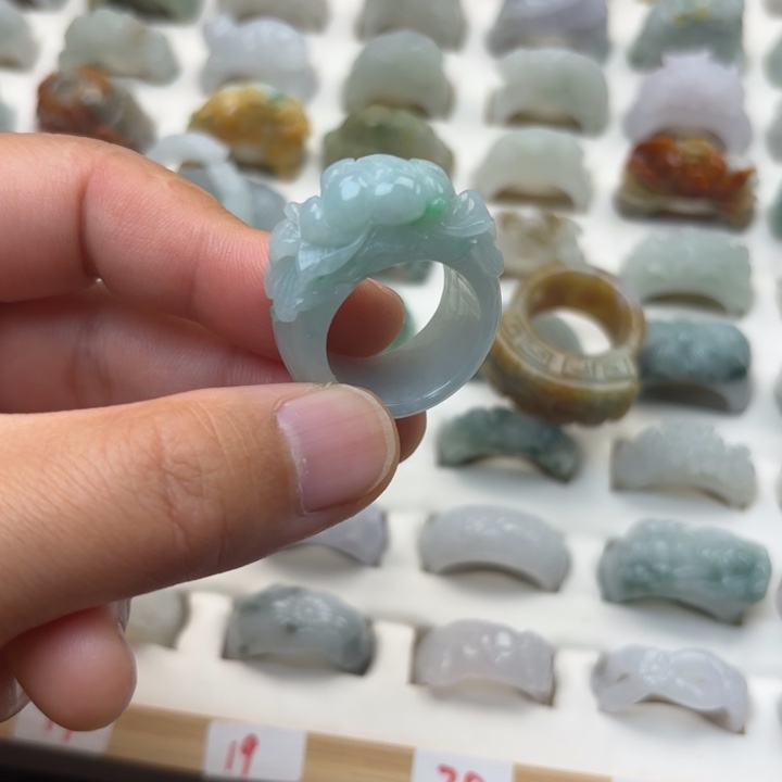 s***_翡翠未镶嵌戒指港码19荷花