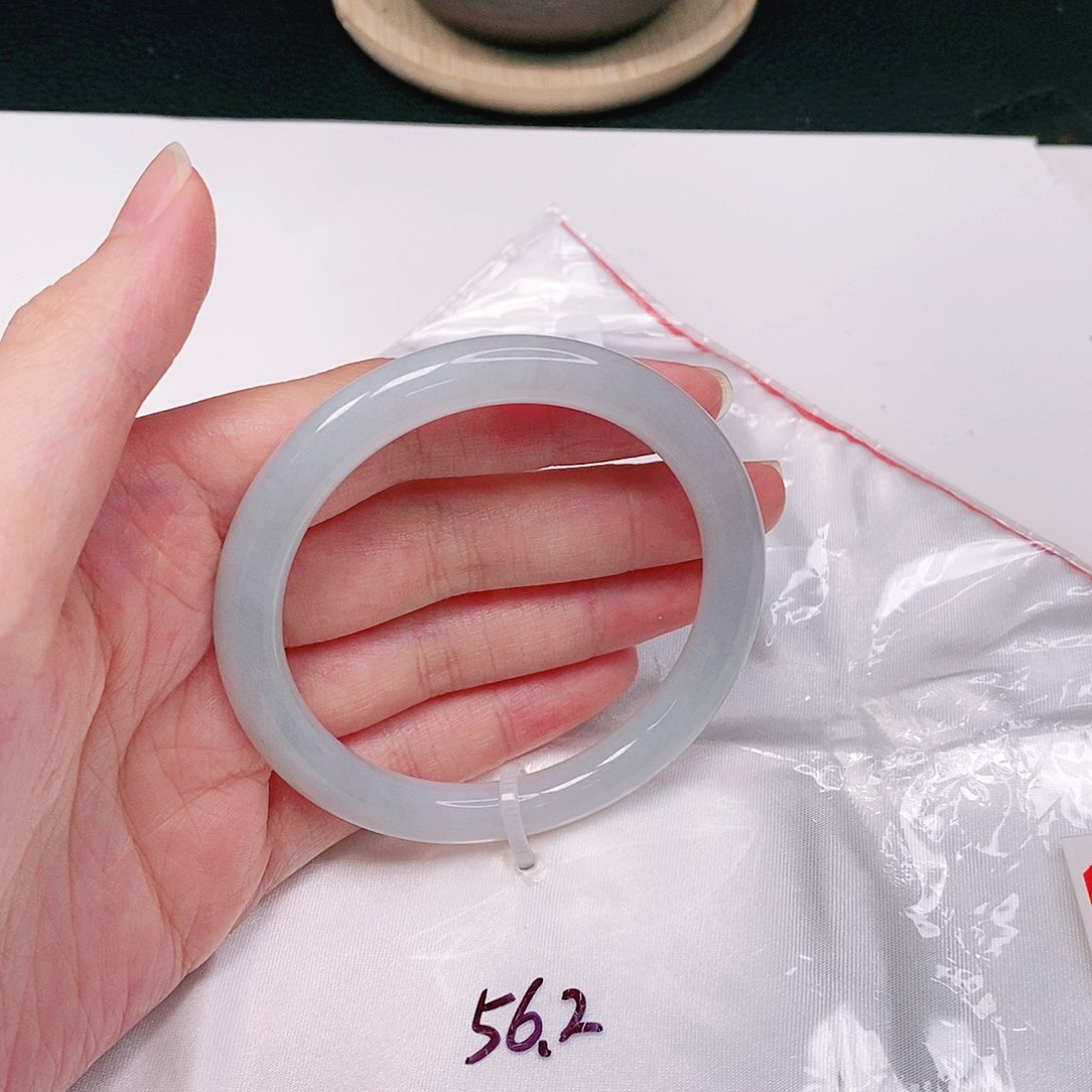 【闪购商品】翡翠手镯未镶嵌圆条