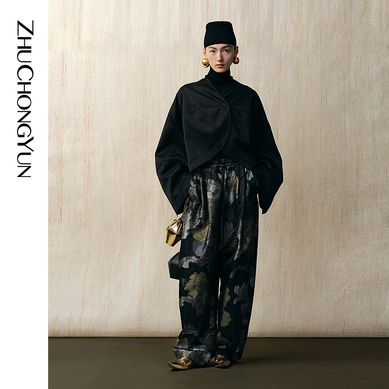 ZHUCHONGYUN25春新款艺术交领时尚黑色宽松落肩短款外套C1FZ12988