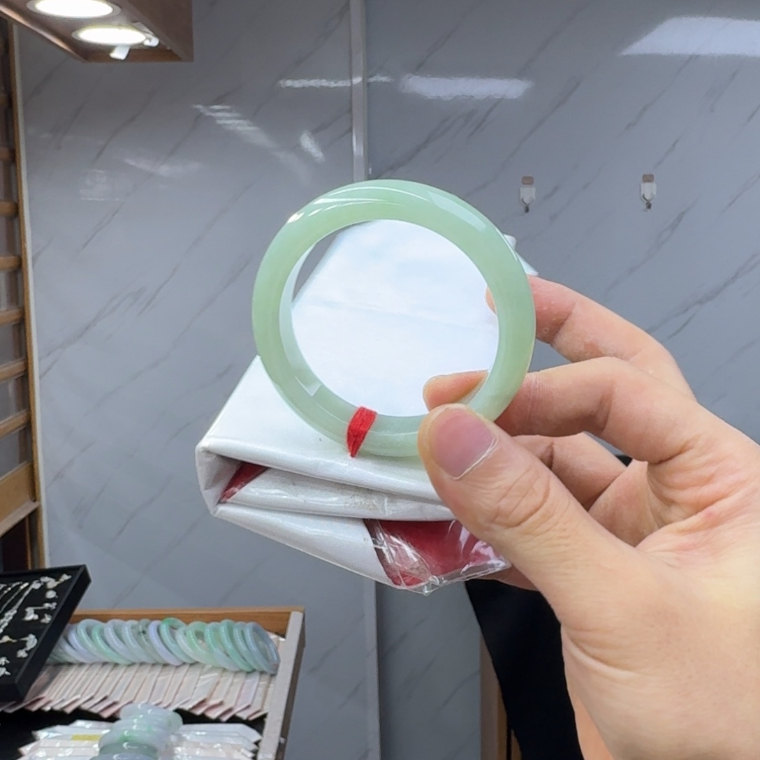 翡翠未镶嵌手镯翡翠