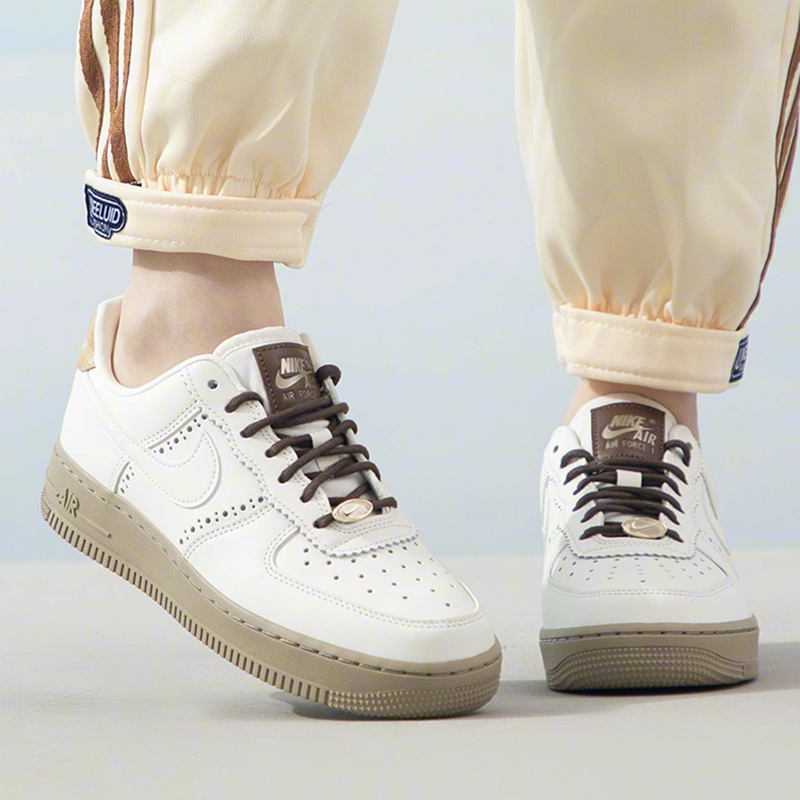 Nike耐克AIR FORCE 1低帮休闲鞋女鞋新款运动板鞋FV3700