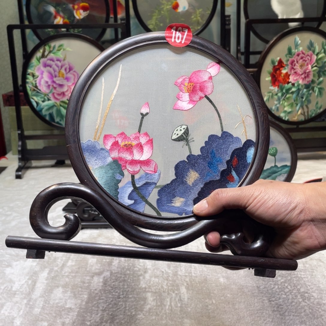 刺绣非遗传承摆件