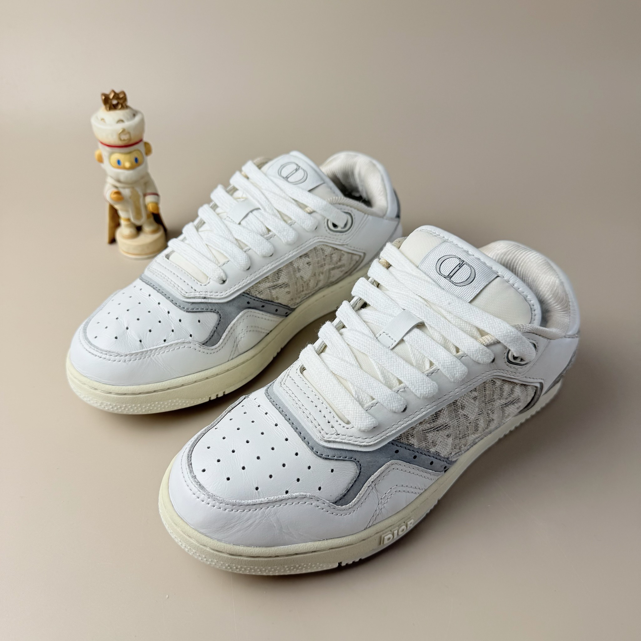 95新 DIOR/迪奥 纯白DR刺绣休闲鞋 37码 YLP3816