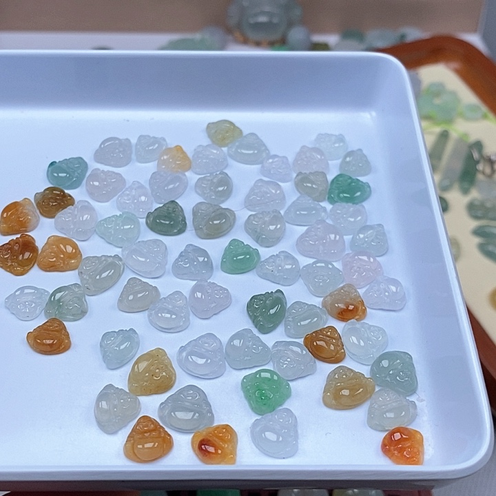 翡翠未镶嵌颈饰一个28