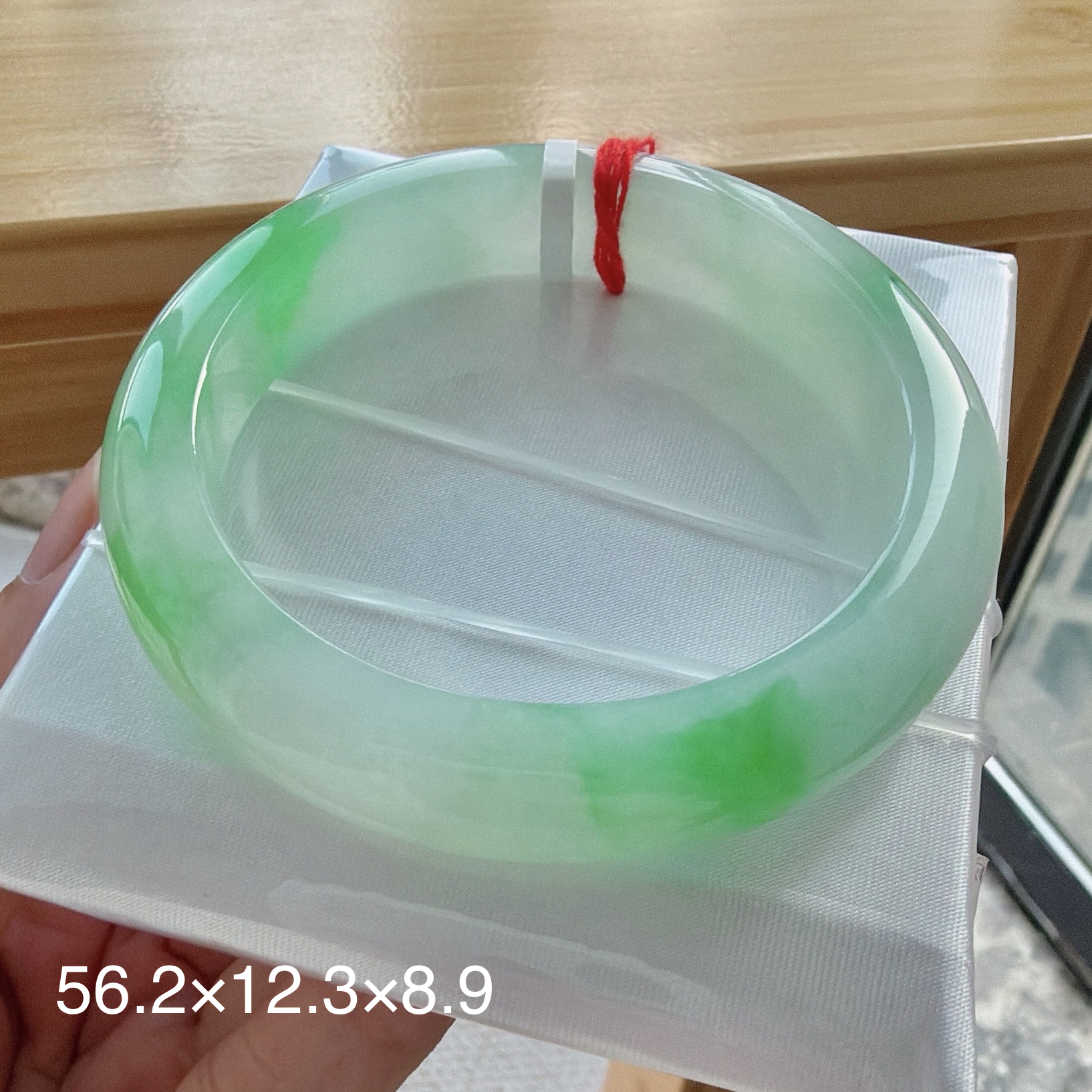 缅甸天然A货翡翠56-57圈糯冰白底青飘阳绿起胶细腻正圈手镯0293