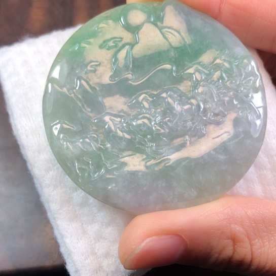 翡翠未镶嵌颈饰缅甸A货，每天下午1点半开播