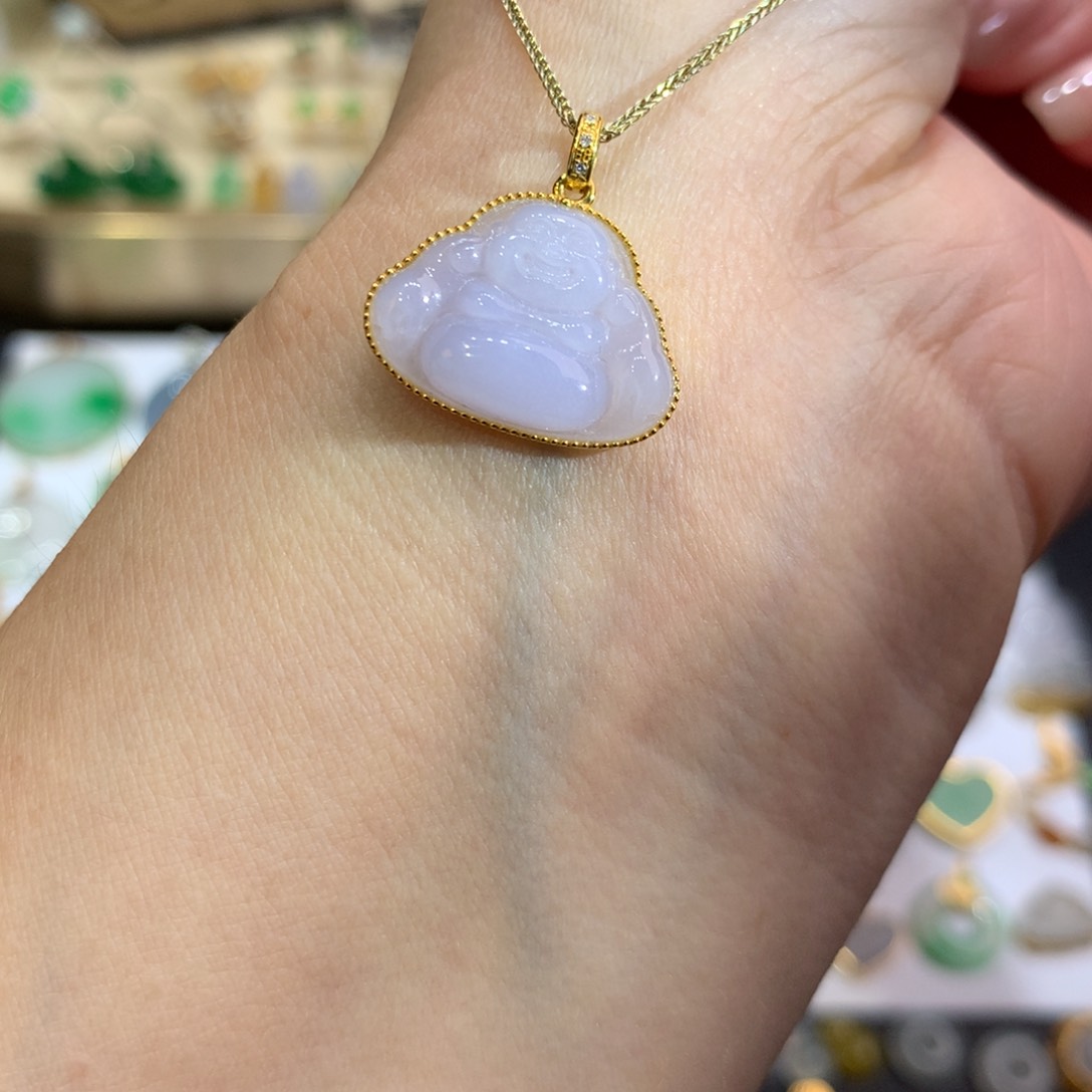 翡翠颈饰18K金镶嵌翡翠吊坠的未镶嵌