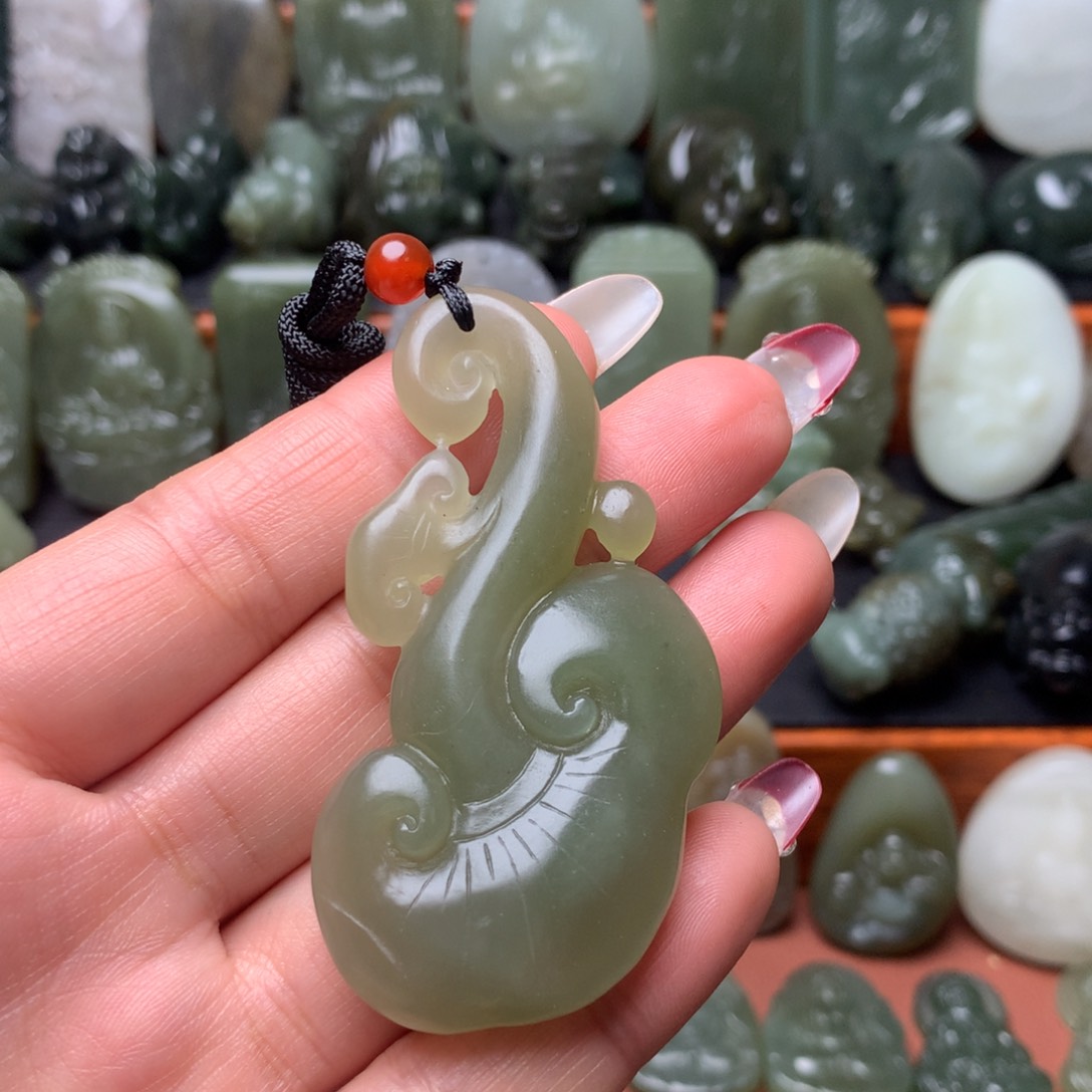 和田玉颈饰未镶嵌挂件46