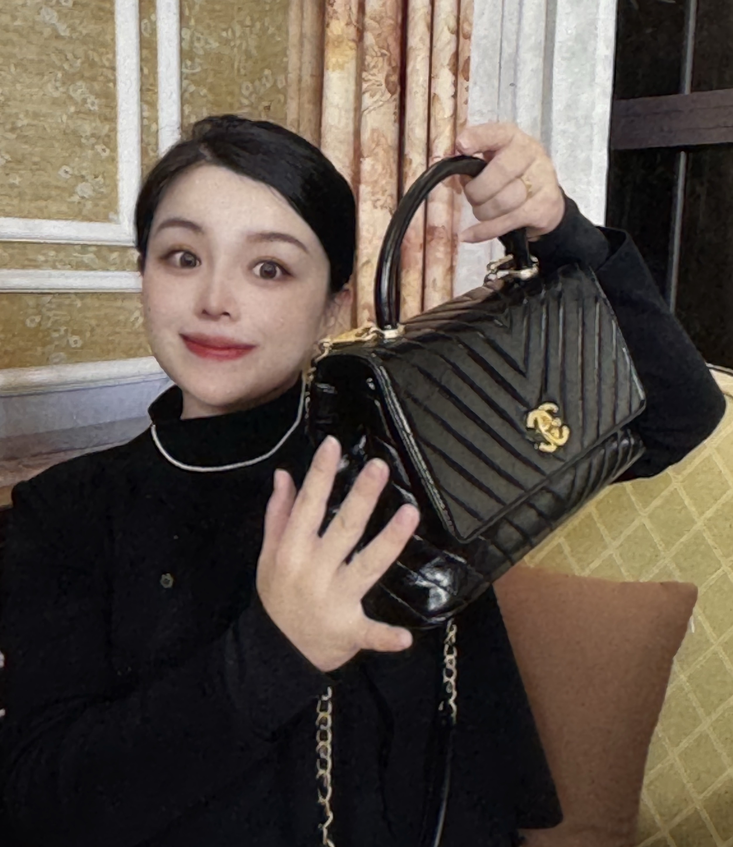 95新 Chanel/香奈儿 黑金v纹油蜡coco handle/DT016