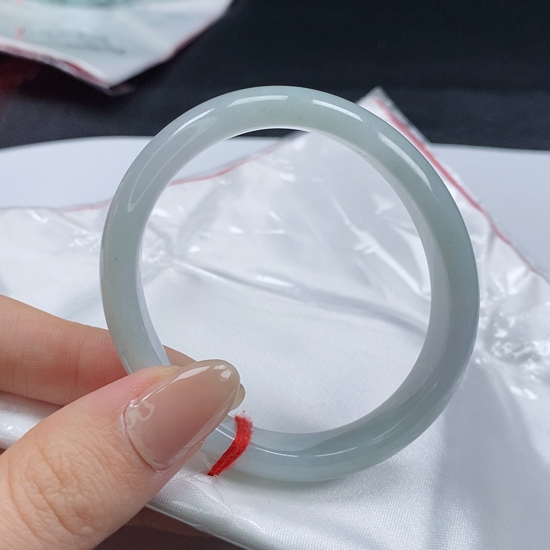 【闪购商品】翡翠手镯（贵妃镯）未镶嵌259号