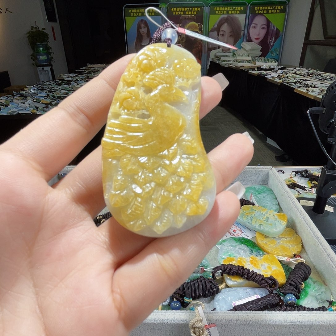 颈饰未镶嵌翡翠一