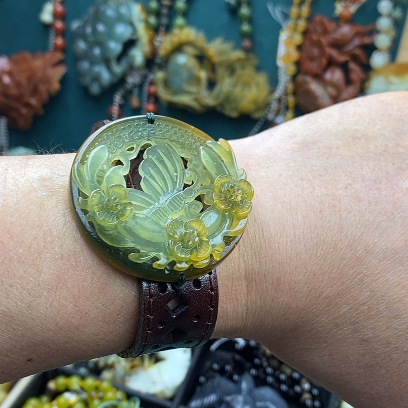 【闪购商品】蛇纹石玉未镶嵌手牌