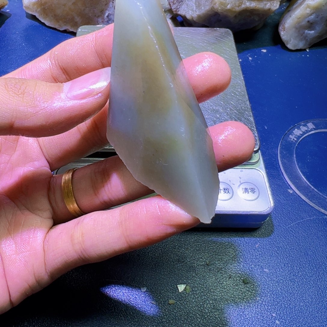 未镶嵌和田玉（糖玉）珠宝半成品