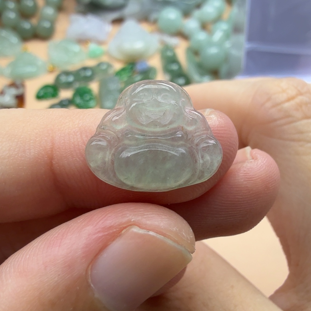 翡翠未镶嵌颈饰30打孔