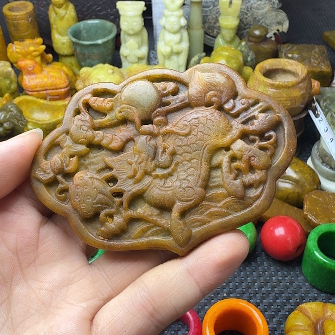 白玉菩提吊坠。。。