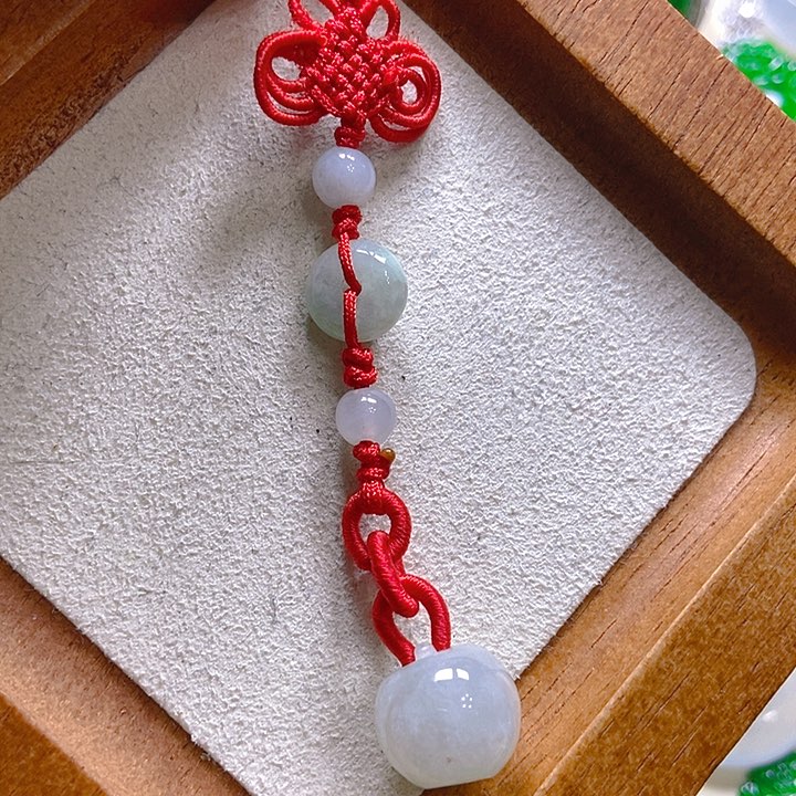 翡翠颈饰未镶嵌苹果钥匙挂